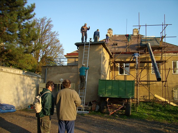 Oprava střechy 28. 4. 2008