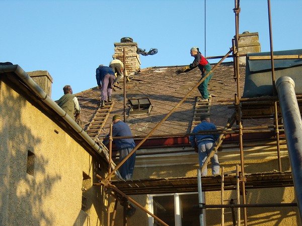 Oprava střechy 28. 4. 2008