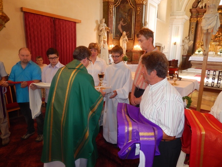 Svěcení liturgických předmětů a rouch